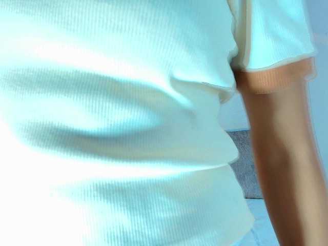 Realdoncella live cam on BongaCams