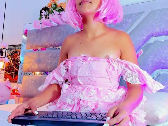Realdoncella live cam on BongaCams