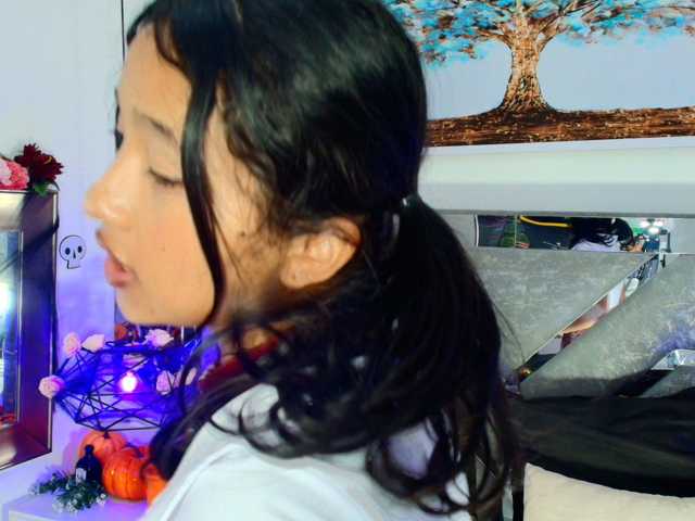Realdoncella live cam on BongaCams