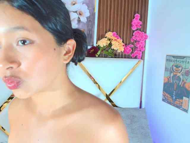 Realdoncella Live Webcam on BongaCams
