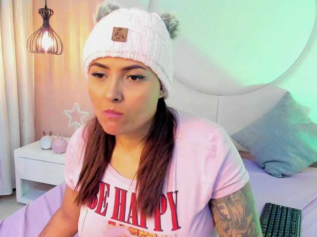 AMANDA-WAVES live cam on BongaCams