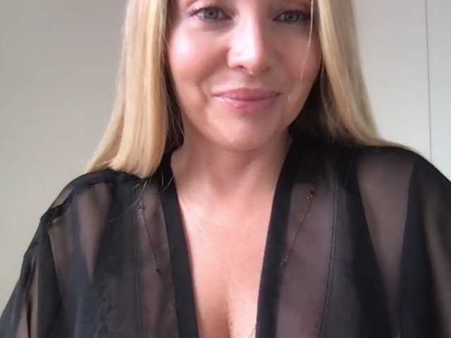 chloebelle live sex show