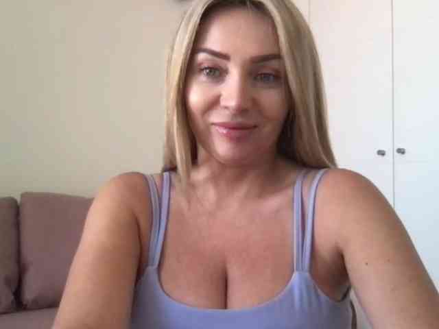 chloebelle webcam