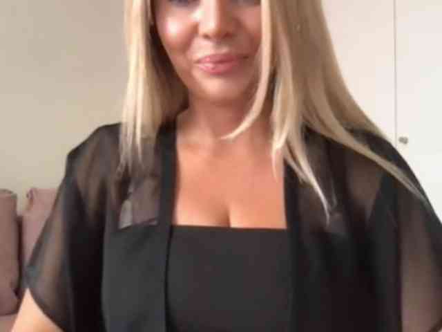 chloebelle Live Webcam on BongaCams