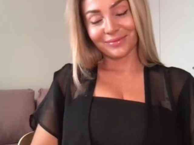 chloebelle Live Webcam on BongaCams