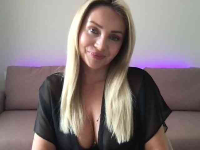 chloebelle webcam