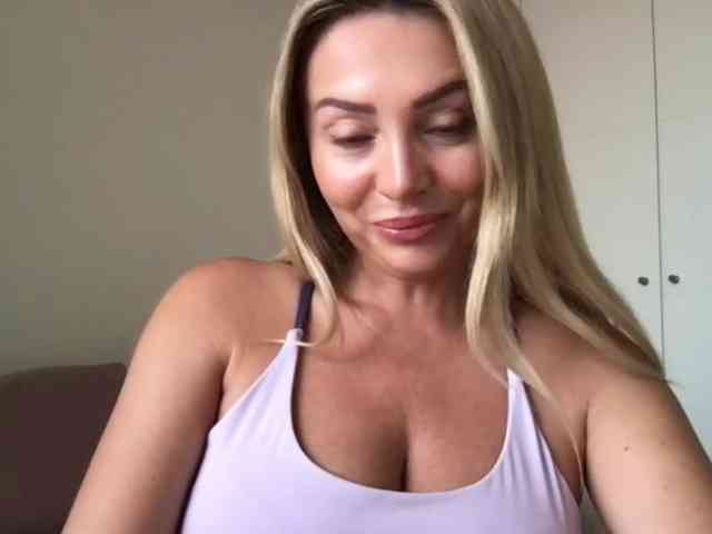 chloebelle webcam