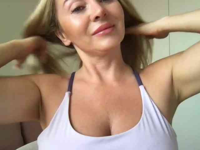 chloebelle webcam