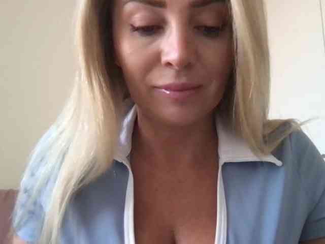 chloebelle Live Webcam on BongaCams