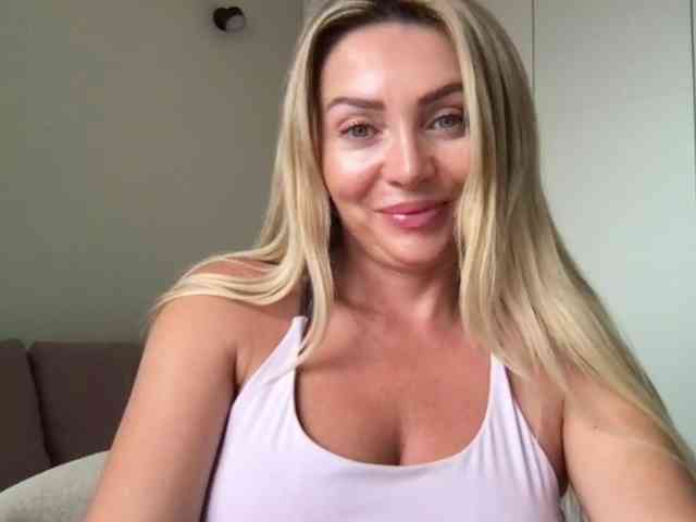 chloebelle webcam