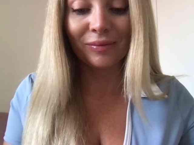 chloebelle Live Webcam on BongaCams