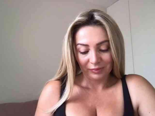 chloebelle webcam