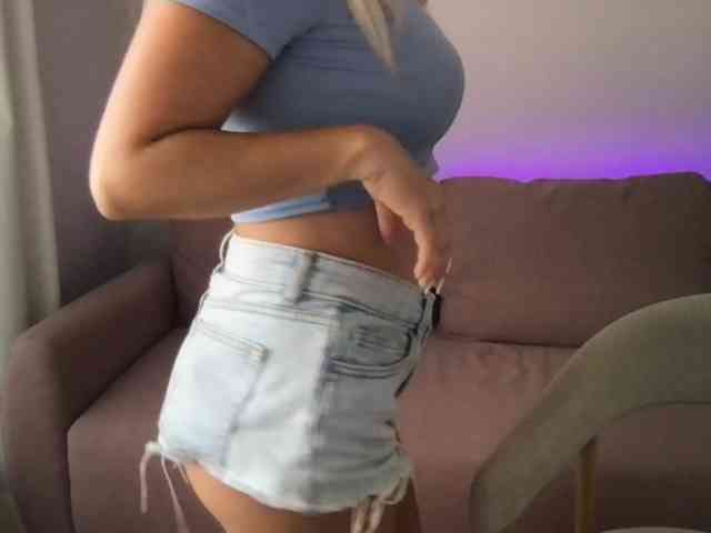chloebelle webcam