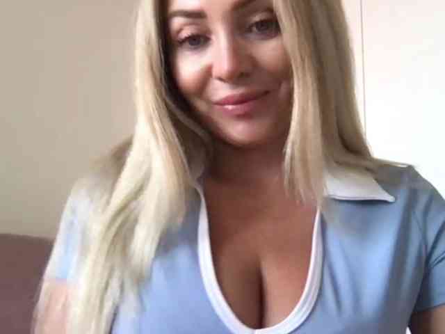 chloebelle Live Webcam on BongaCams