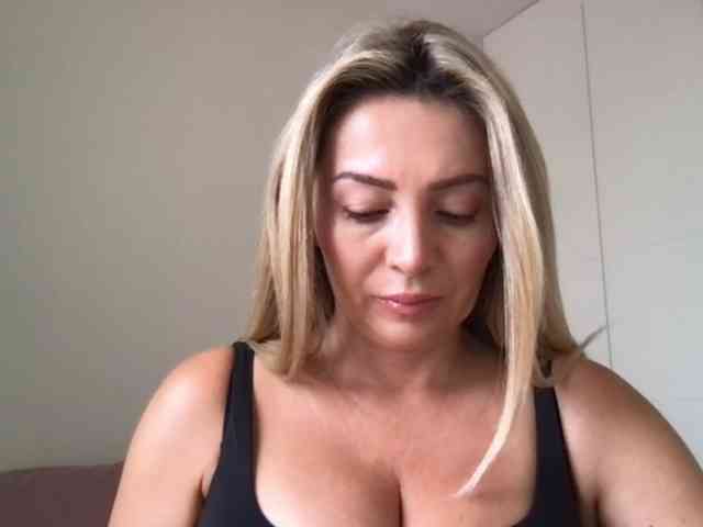 chloebelle webcam