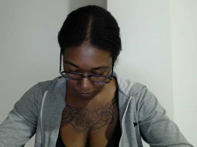 RegiCorleone live cam on BongaCams