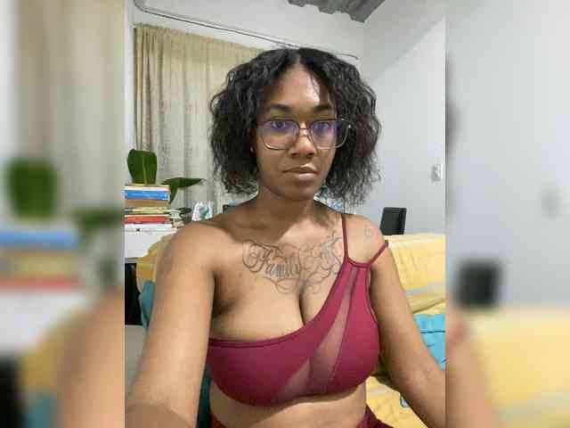 ReginaCorleone webcam
