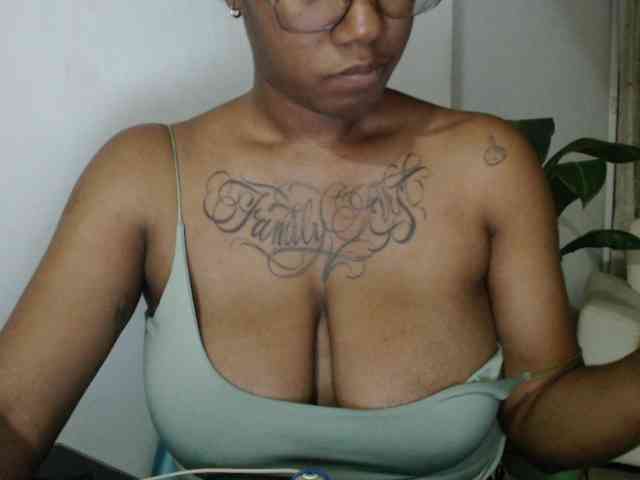 ReginaCorleone webcam