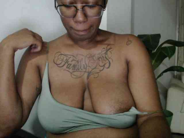 ReginaCorleone webcam