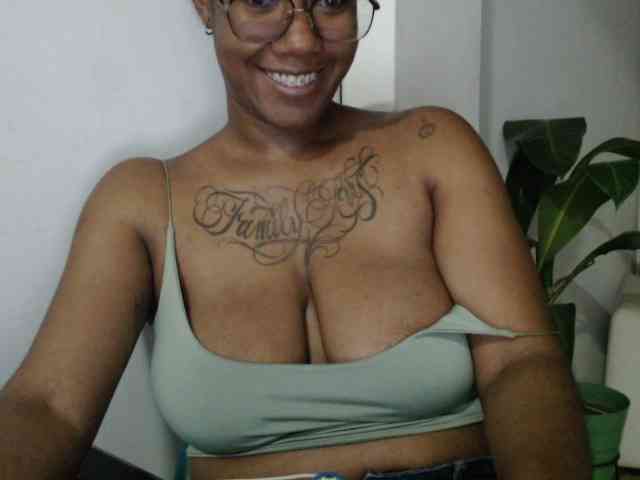 ReginaCorleone webcam