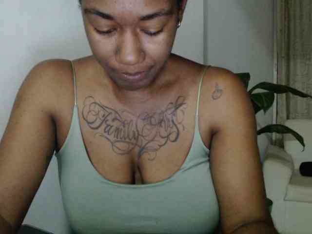 ReginaCorleone webcam