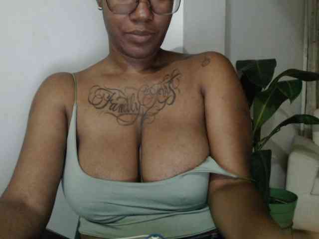 ReginaCorleone webcam