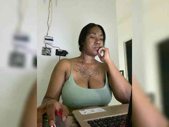 ReginaCorleone webcam