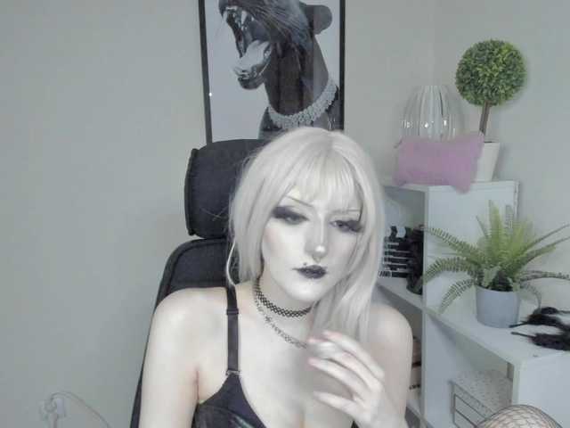 DreamNIKA live cam on BongaCams
