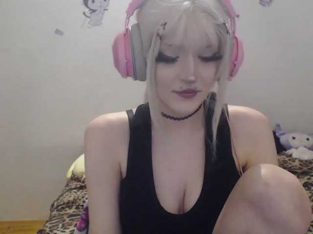 DreamNIKA, live now on BongaCams