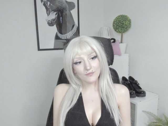 DreamNIKA live webcam show