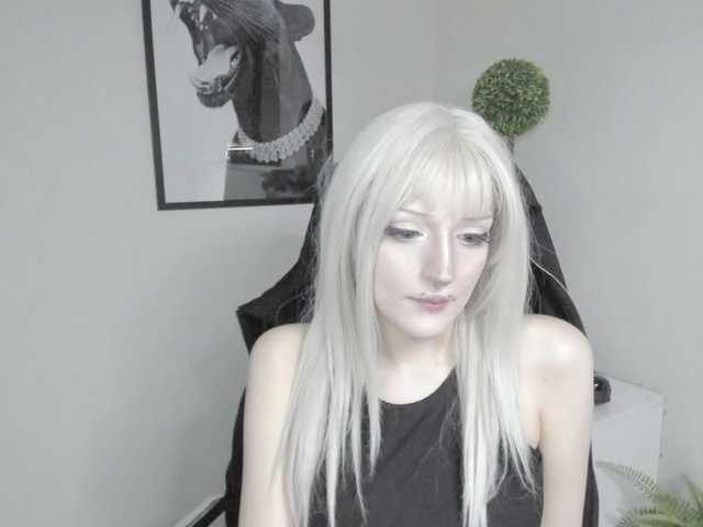 DreamNIKA live webcam show