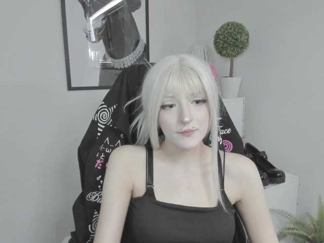 DreamNIKA live webcam show