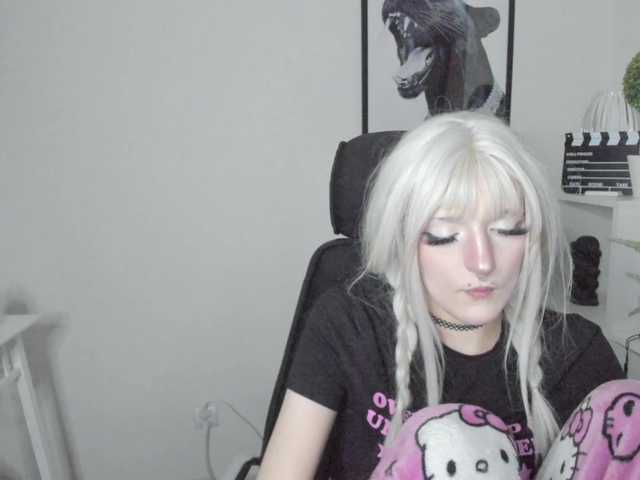 DreamNIKA live cam on UnifiedCams