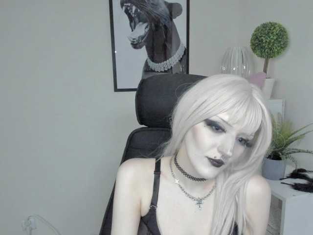 DreamNIKA live cam on BongaCams
