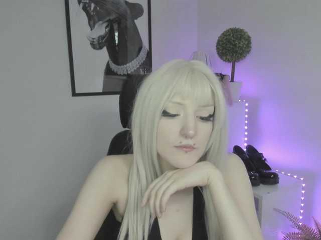 DreamNIKA live webcam show