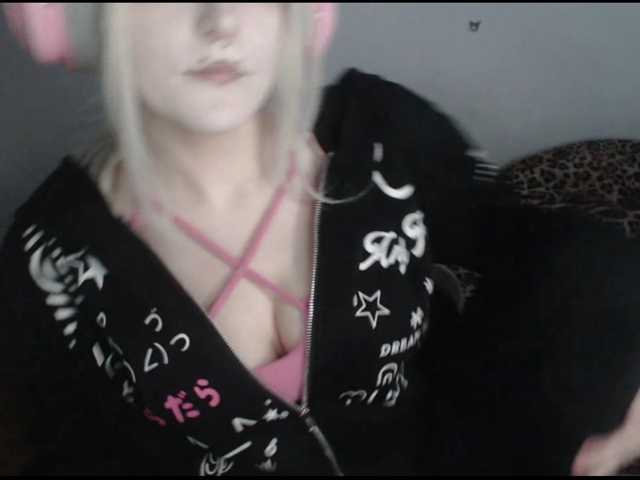 DreamNIKA live cam on BongaCams