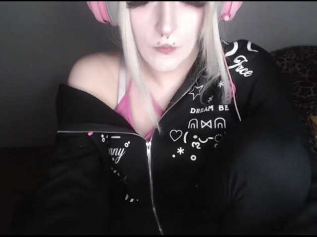 DreamNIKA live cam on BongaCams