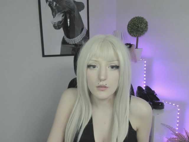 DreamNIKA live webcam show
