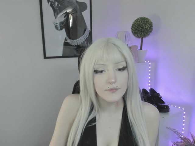 DreamNIKA live webcam show