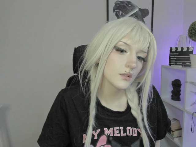 DreamNIKA live cam on UnifiedCams
