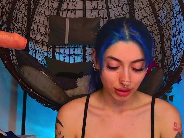 AriaVoss live webcam show