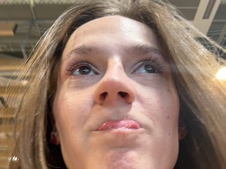 EllieTonee Porn Show