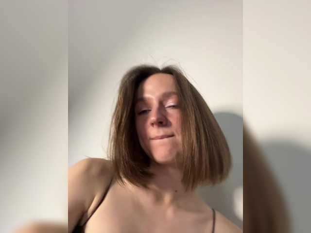 EllieTonee