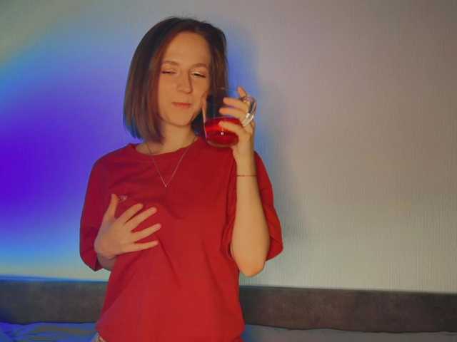 EllieTonee