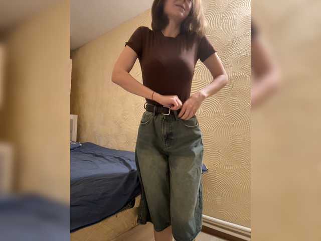 EllieTonee