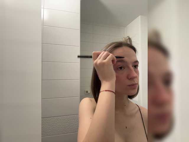 EllieTonee