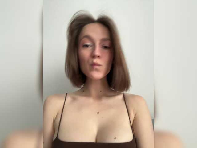 EllieTonee