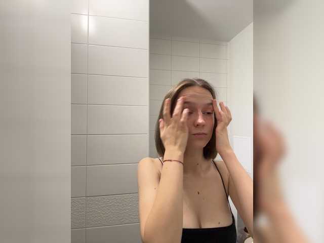 EllieTonee