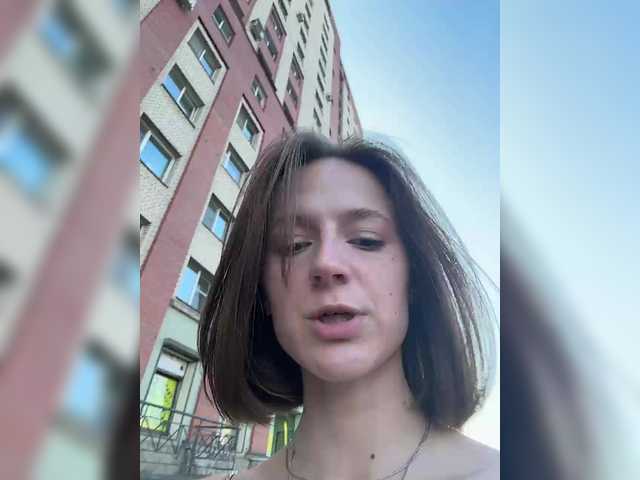 EllieTonee webcam