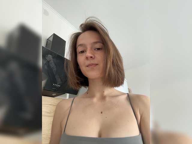 EllieTonee